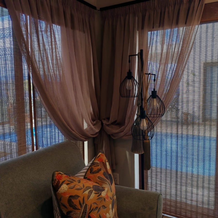 5 Bedroom Property for Sale in Avonddans Western Cape